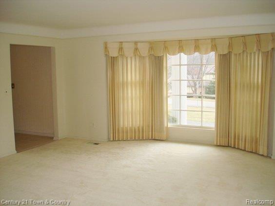 730 Birch Tree Lane Rochester, MI 48306 - Photo 11 of 23 Family Room door to Patio