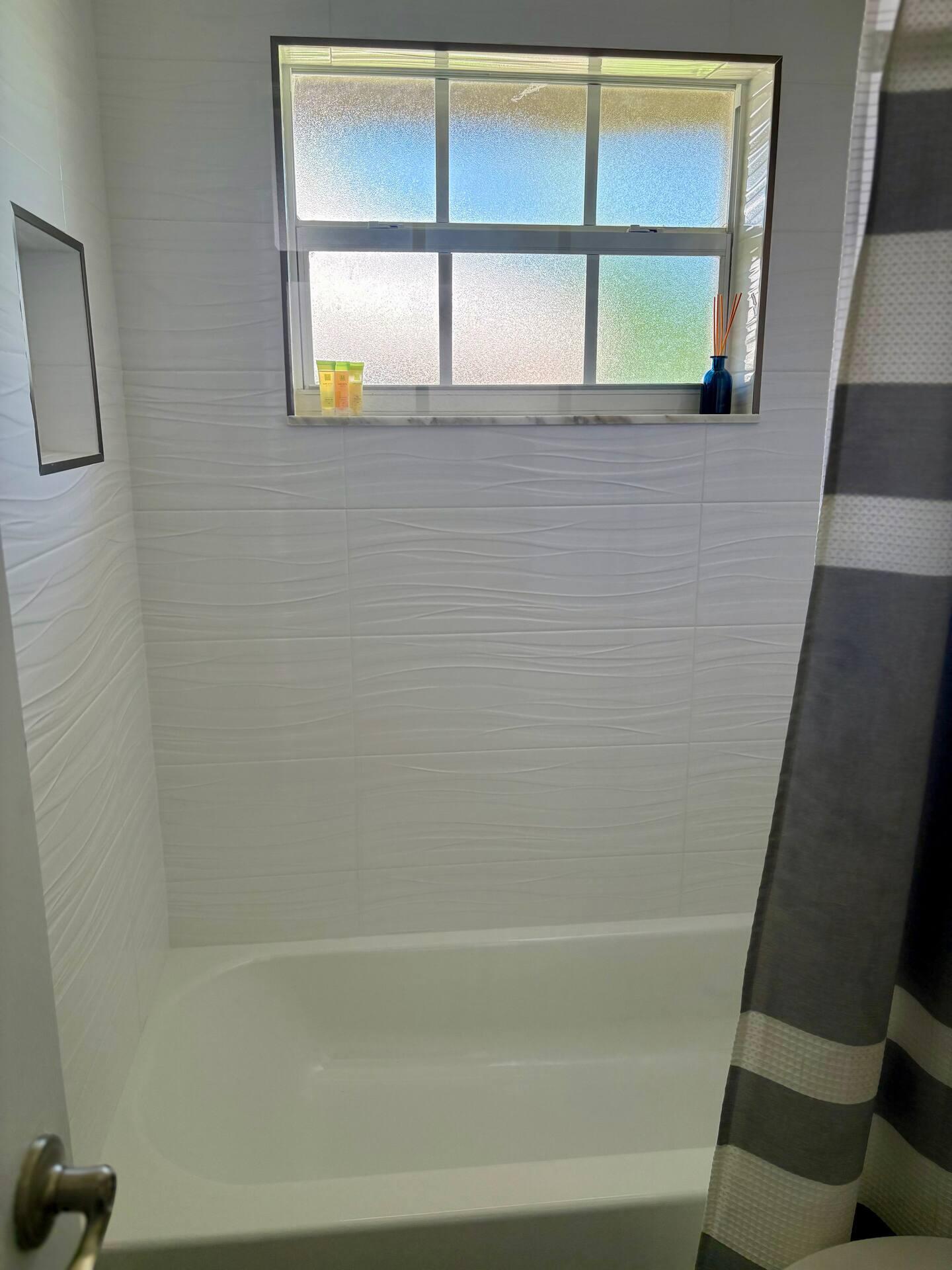 5586 3rd Road Lake Worth, FL 33467 - Photo 24 of 35 2nd Bathroom