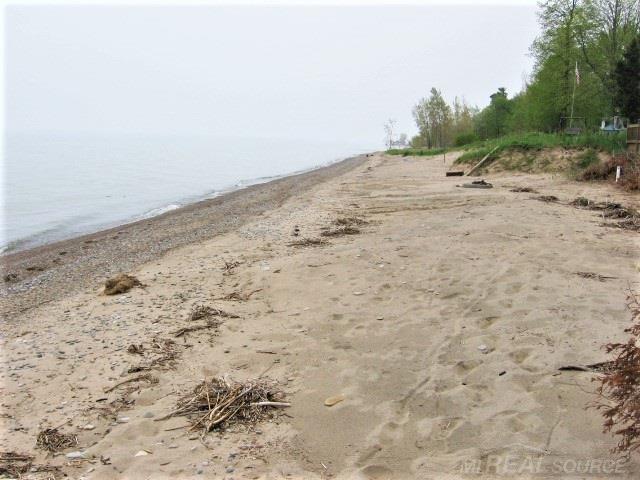 2000 North Lakeshore Road Carsonville, MI 48419 - Photo 5 of 12 31381656-4.JPG