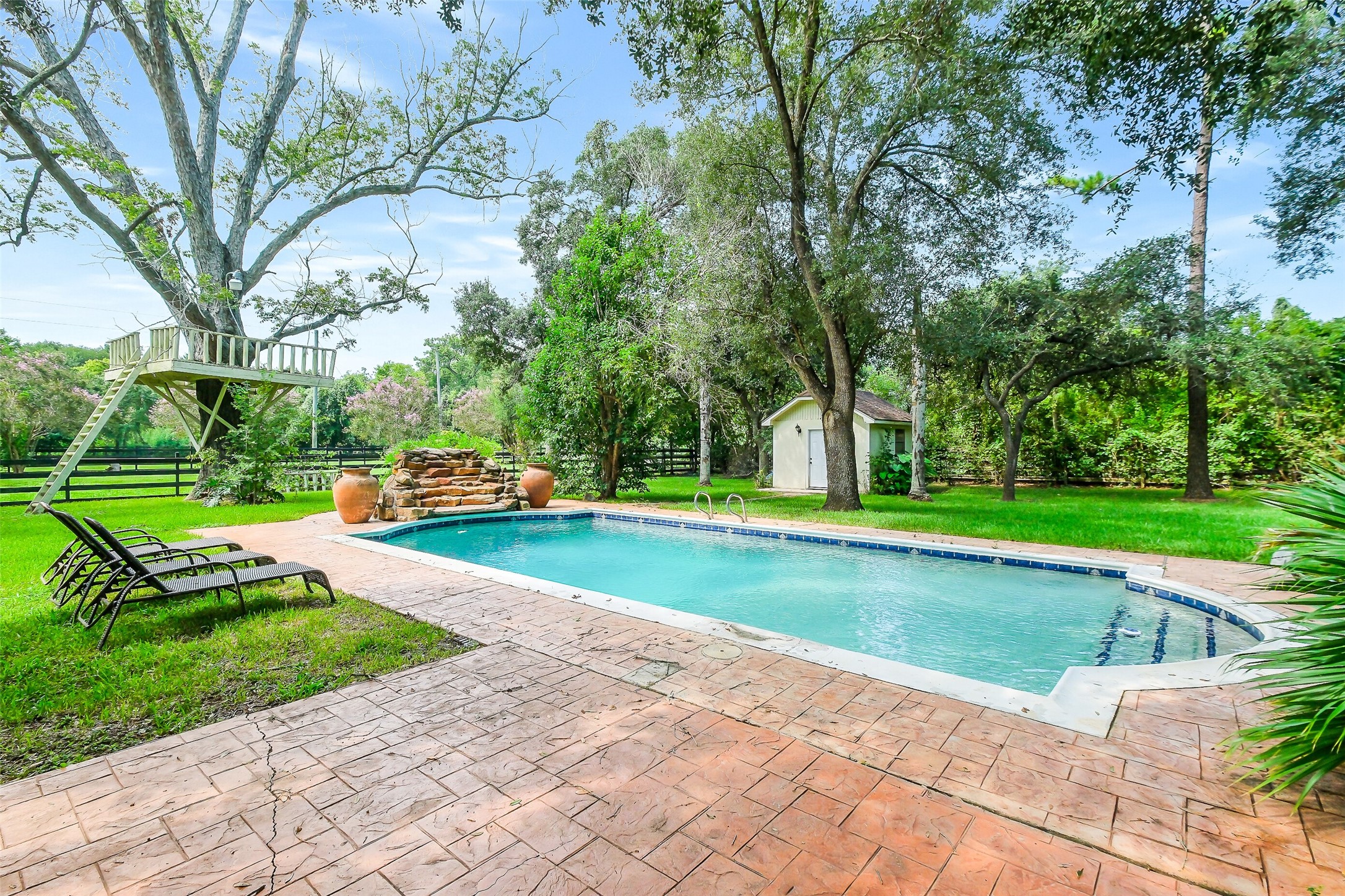 1347 Seidel Road Brookshire, TX 77423 - Photo 34 of 50 The pool also has a small pool house with changing facilities and a shower.