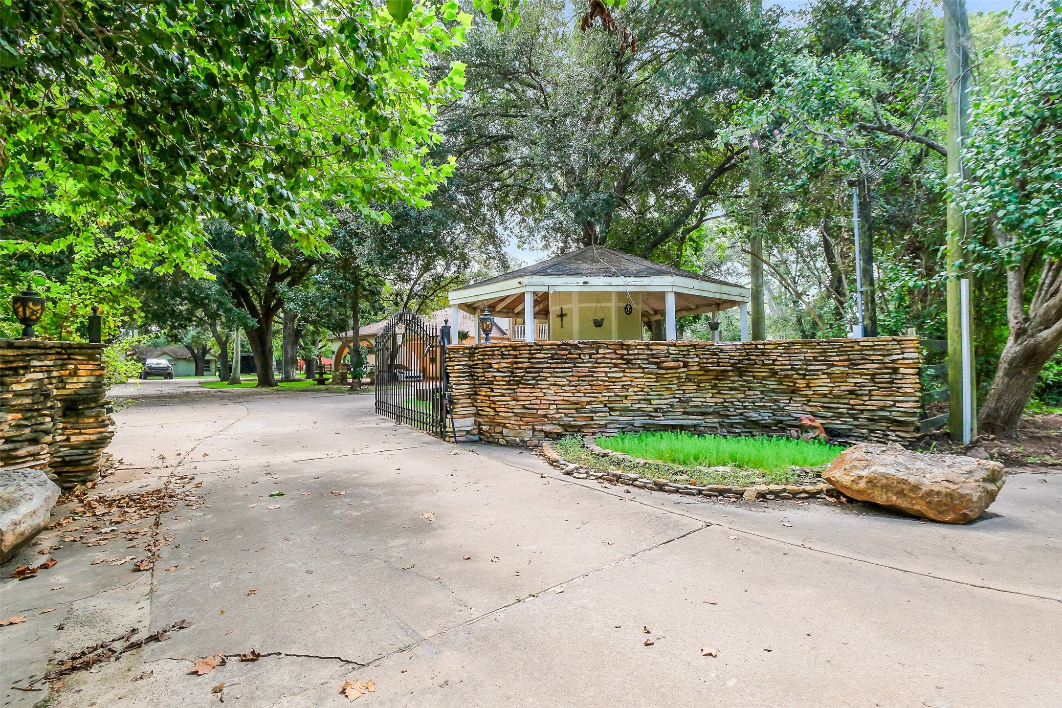 1347 Seidel Road Brookshire, TX 77423 - Photo 38 of 50 Fine entry and gates for added privacy.