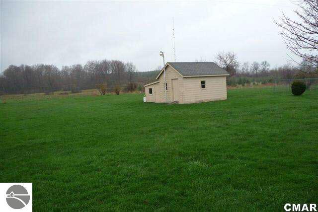 1707 West River Road Mount Pleasant, MI 48858 - Photo 16 of 19 1769501-15.JPG
