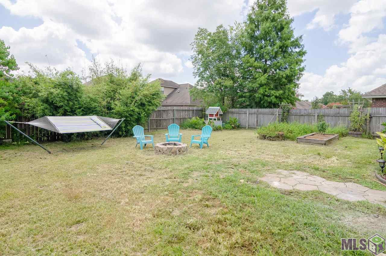 2046 Hunters Way Drive Baton Rouge, LA 70816 - Photo 15 of 17 Back Yard