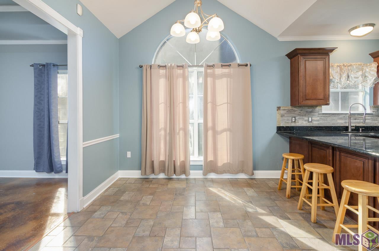 2046 Hunters Way Drive Baton Rouge, LA 70816 - Photo 5 of 17 Dining Room