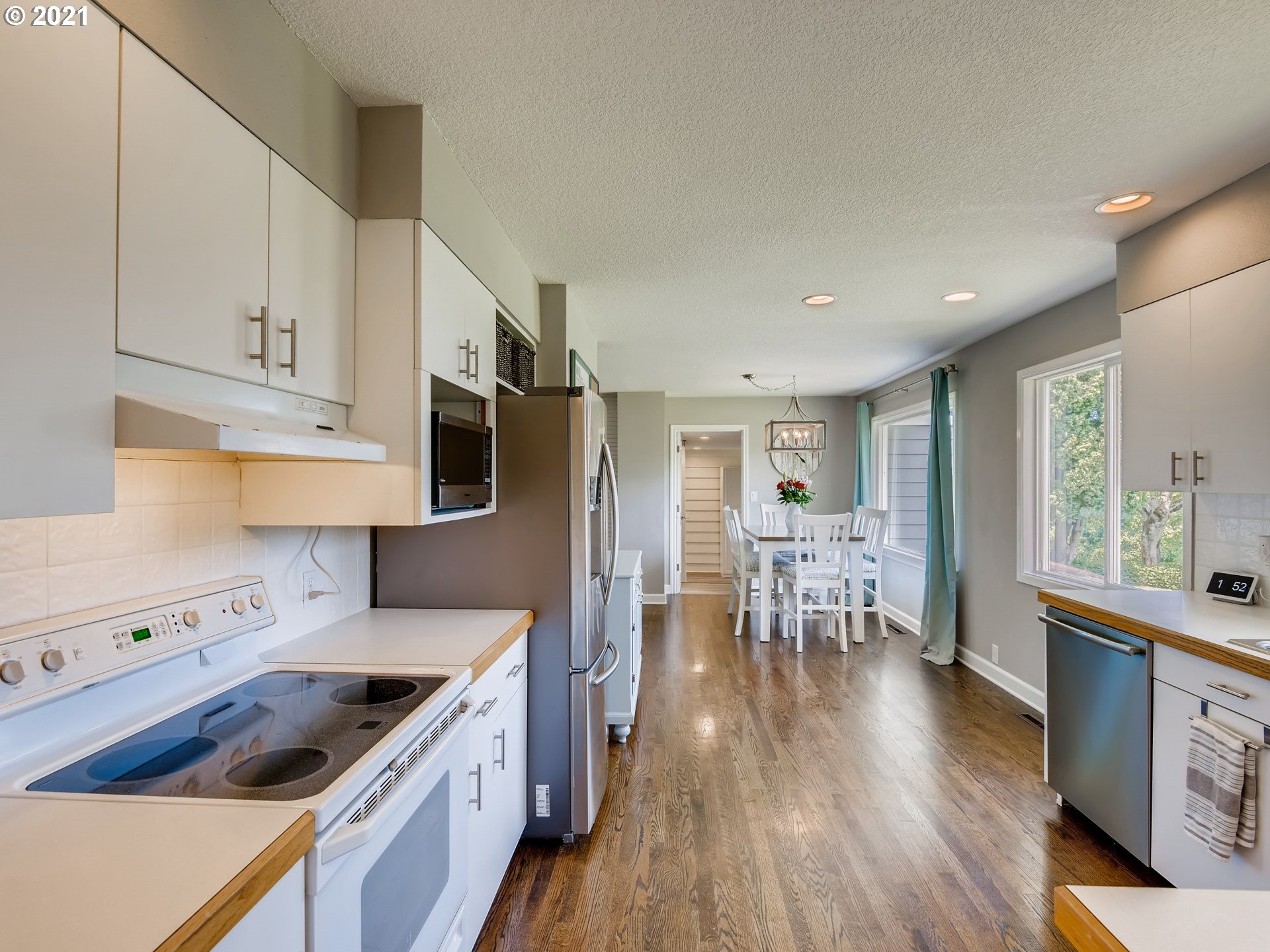180 Northeast Williams Road Gresham, OR 97080 - Photo 9 of 26 Gallery Image 9