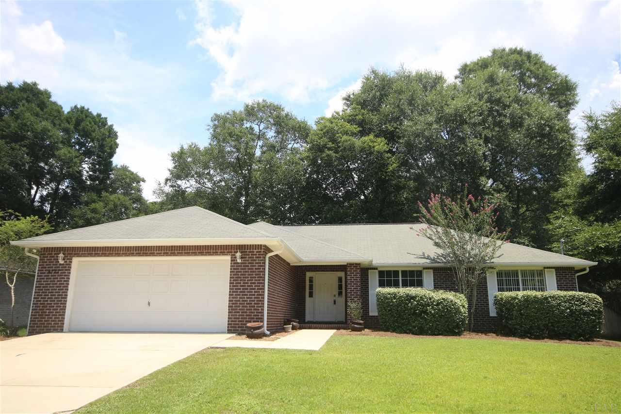 4722 Ridge Pointe Drive Pace, FL 32571 - Photo 50 of 50 landscaping. Fresh straw added 7/2019.