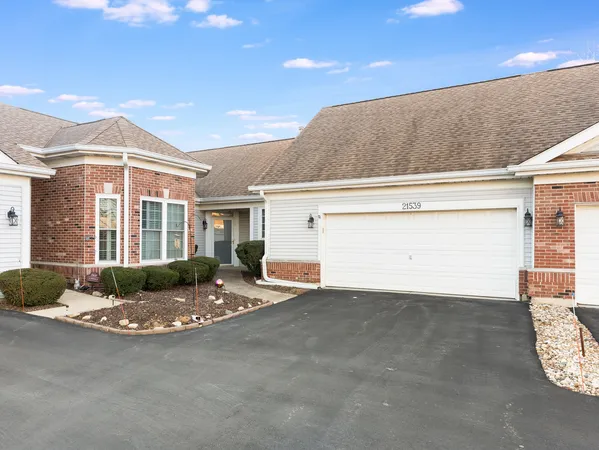 $300,000 | 21539 West Empress Lane, Plainfield, IL 60544