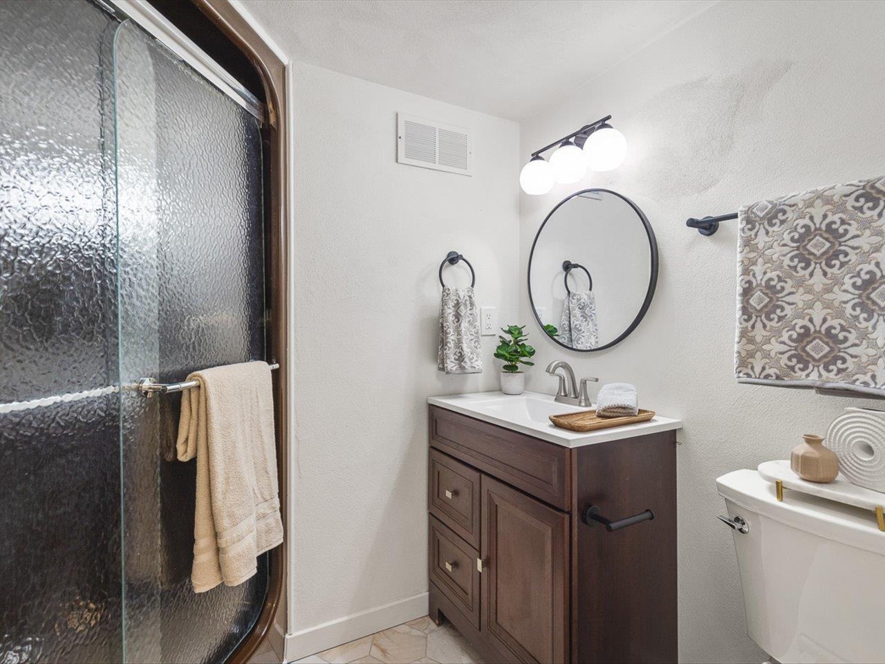 1927 Baintree Road Lake Summerset, IL 61019 - Photo 53 of 71 a bathroom with a sink and a mirror