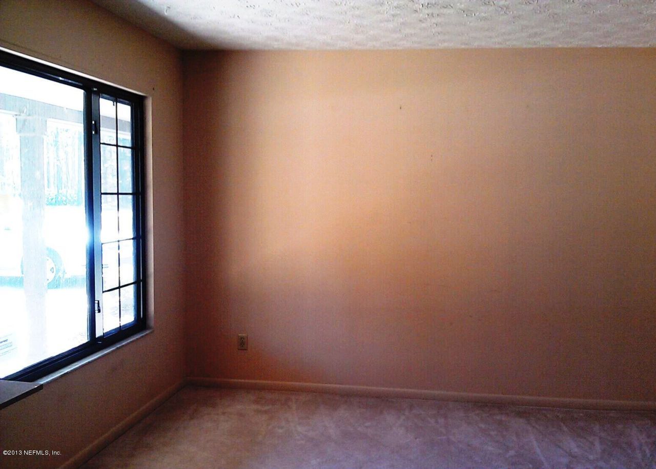 1611 Lemonwood Road Jacksonville, FL 32259 - Photo 2 of 13 Living room