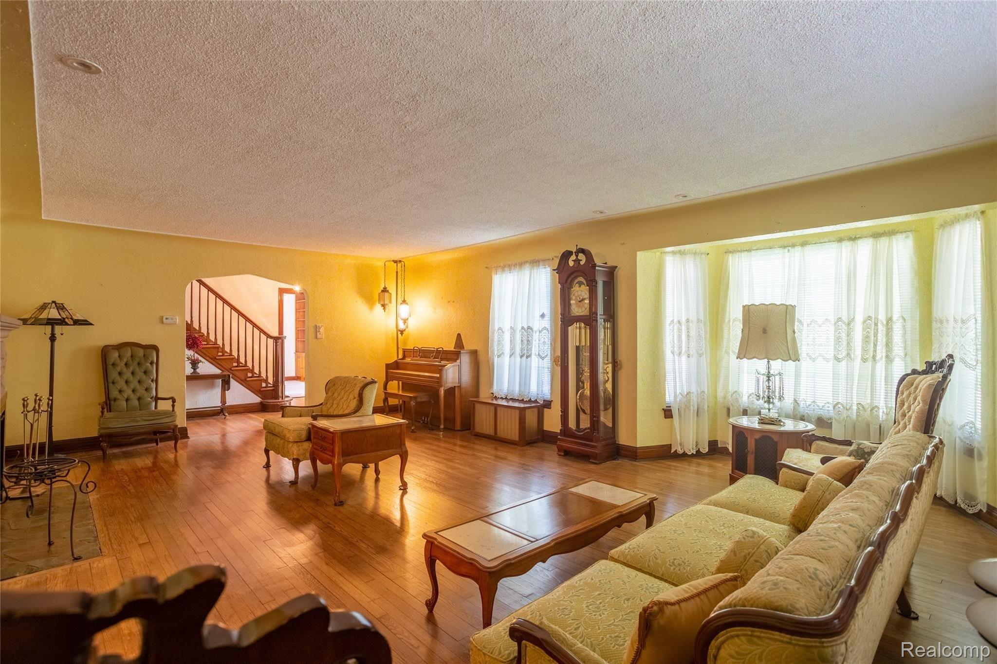 19645 Shrewsbury Road Detroit, MI 48221 - Photo 17 of 58 Shrewsbury Road _19645 -Entry-Living Room-59.jpg