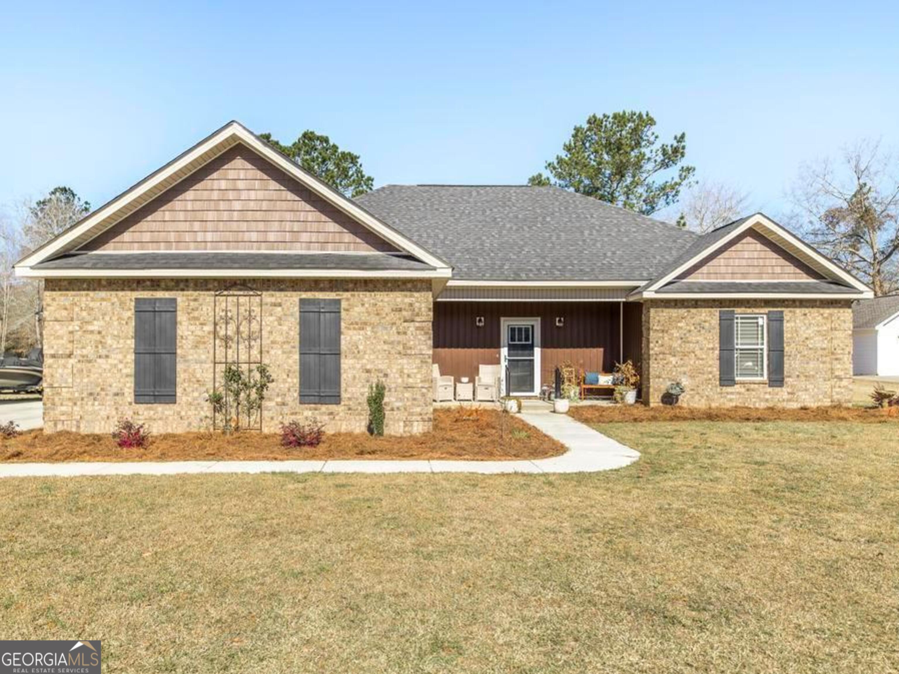 203 Hedge Row Dublin, GA 31021 - Photo 1 of 1 Gallery Image 1