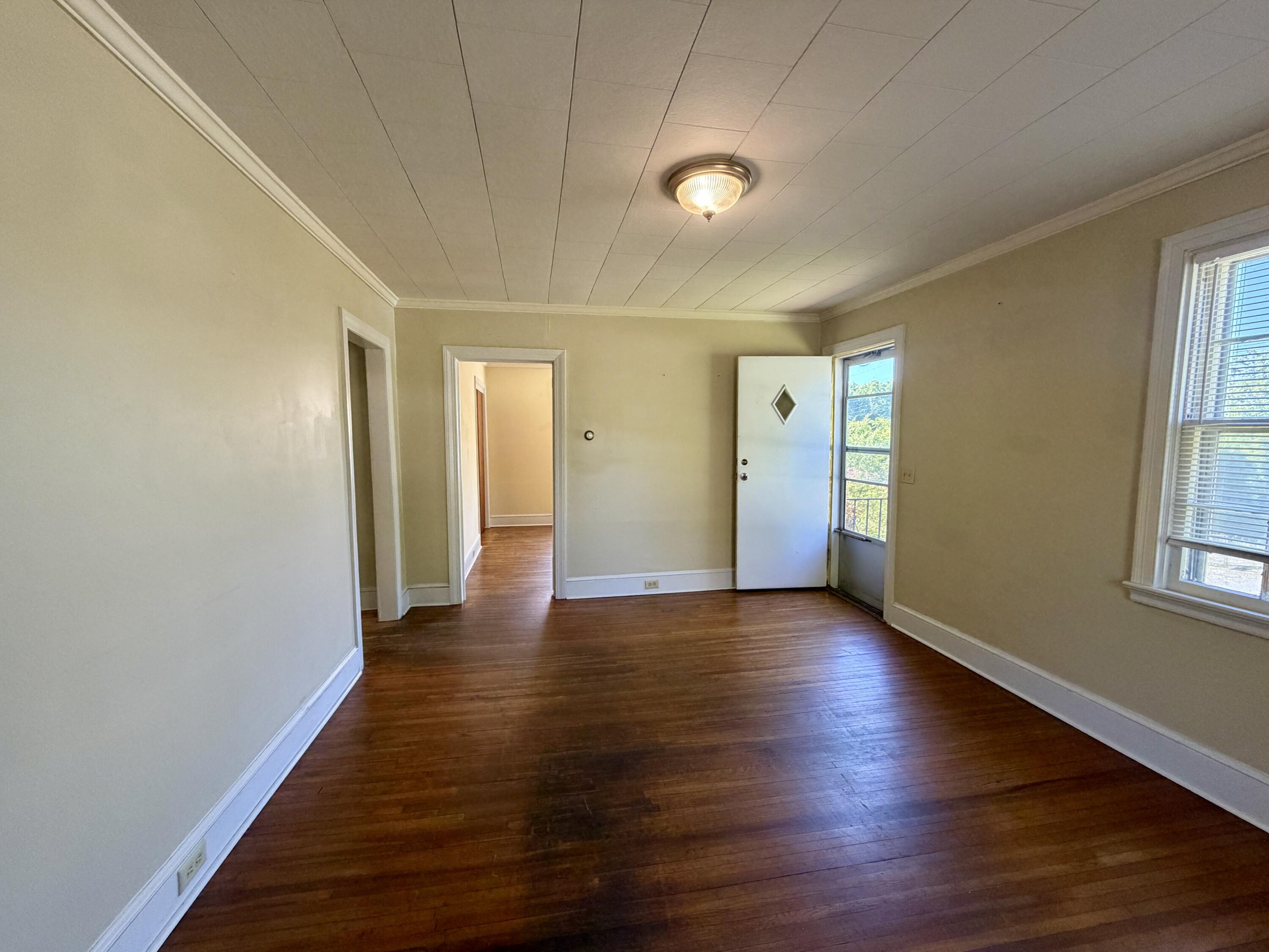 931 Myrtle Road Martinsville, VA 24112 - Photo 3 of 26 IMG_2028