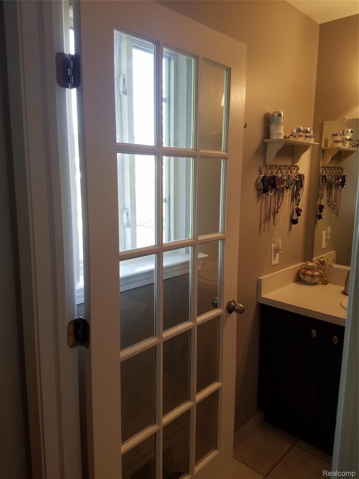 2715 Longview Avenue Rochester, MI 48307 - Photo 24 of 35 20190522_191115.jpg
