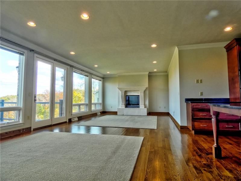 2121 John's Ridge Road Coraopolis, PA 15108 - Photo 11 of 22 GREAT ROOM