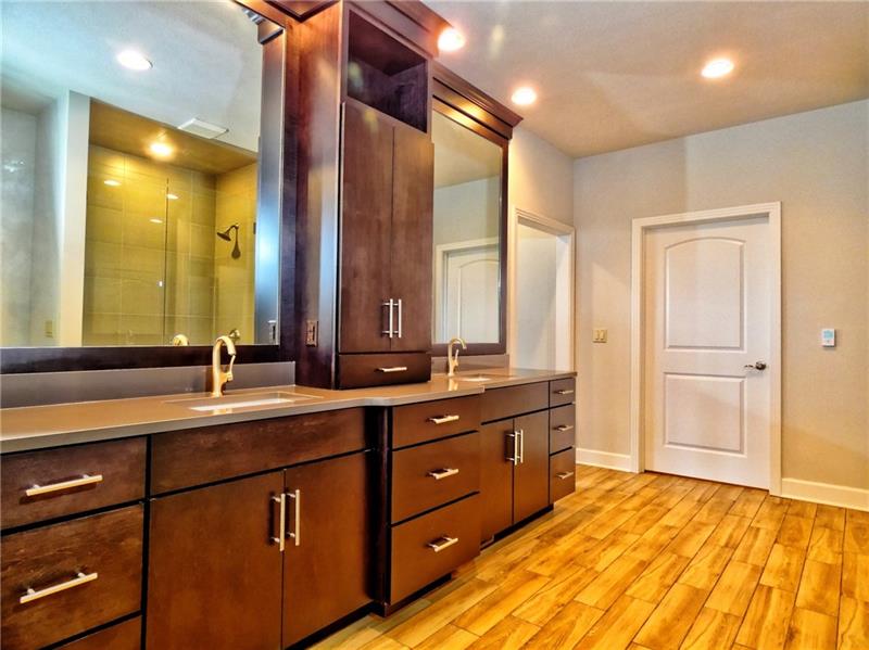 2121 John's Ridge Road Coraopolis, PA 15108 - Photo 16 of 22 MASTER BATH