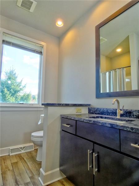 2121 John's Ridge Road Coraopolis, PA 15108 - Photo 20 of 22 GUEST BATH