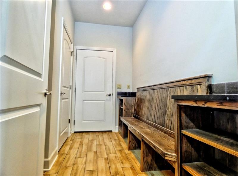 2121 John's Ridge Road Coraopolis, PA 15108 - Photo 4 of 22 MUD ROOM