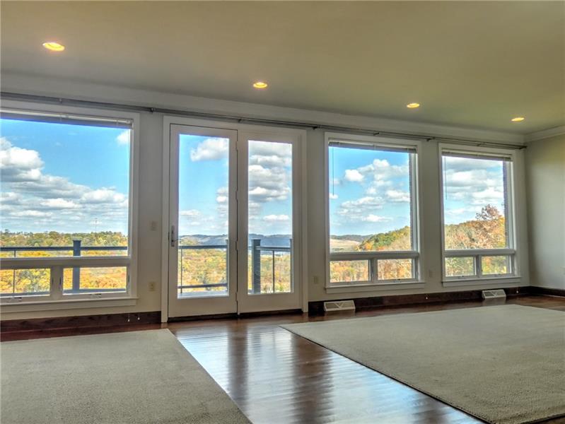 2121 John's Ridge Road Coraopolis, PA 15108 - Photo 8 of 22 Gallery Image 8