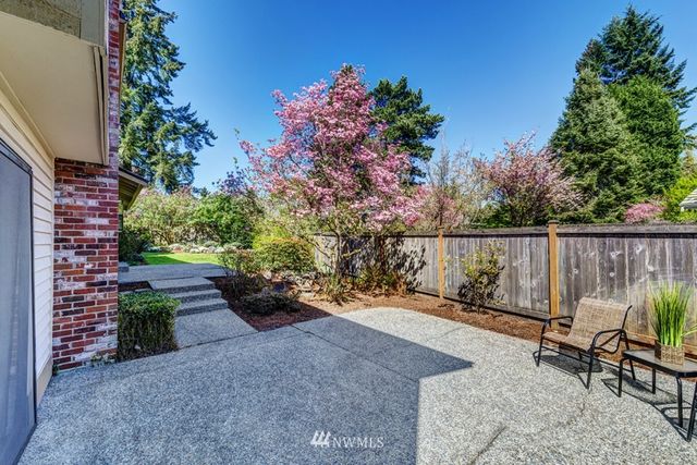 $806,888 | 6112 142nd Court Northeast, Redmond, WA 98052