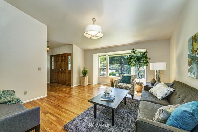 $806,888 | 6112 142nd Court Northeast, Redmond, WA 98052