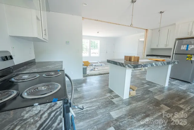 $289,900 | 1853 Hill River Road, Unit 1, Hiddenite, NC 28636