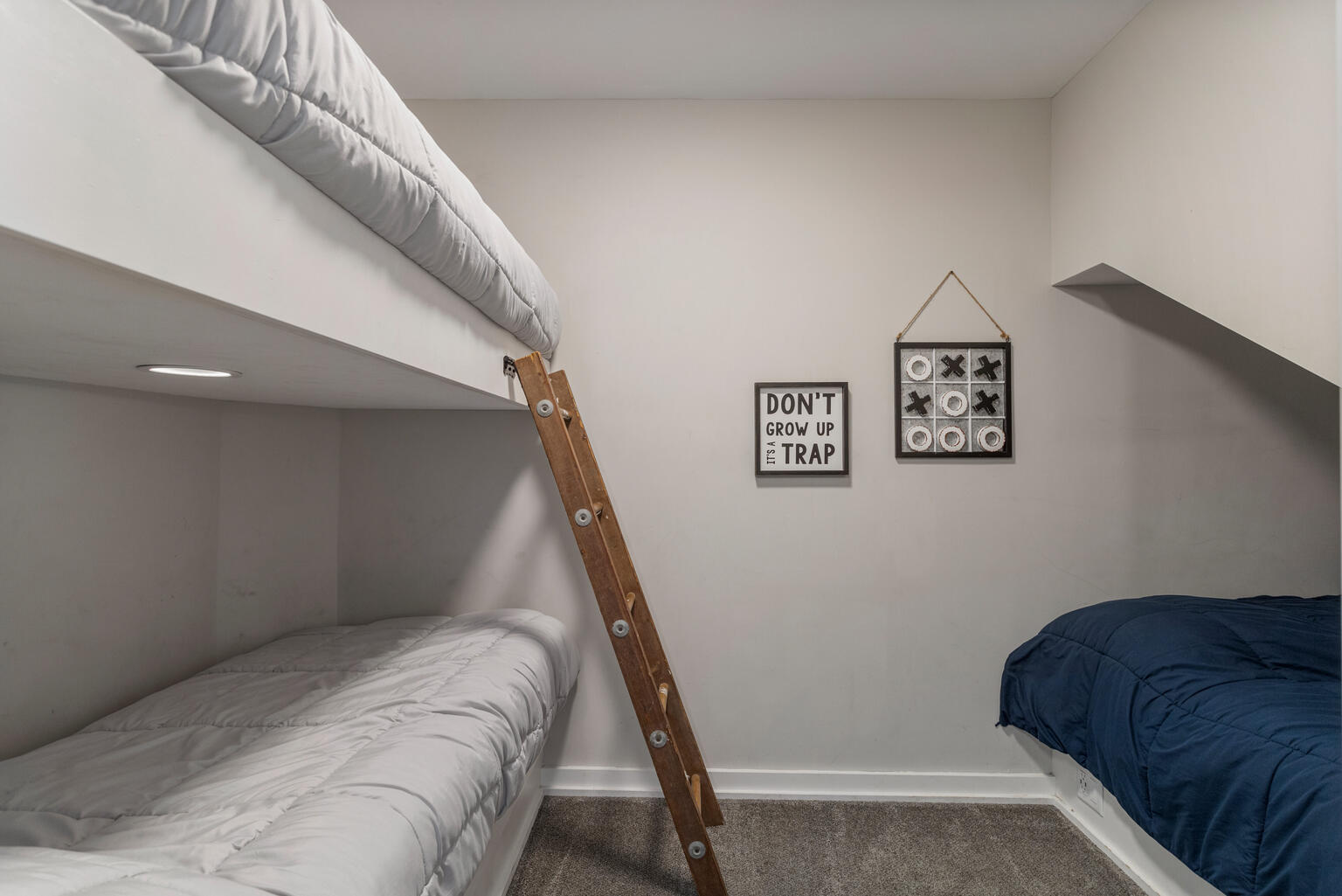 690 North Cove Court Decatur, IL 62521 - Photo 30 of 50 a view of entryway