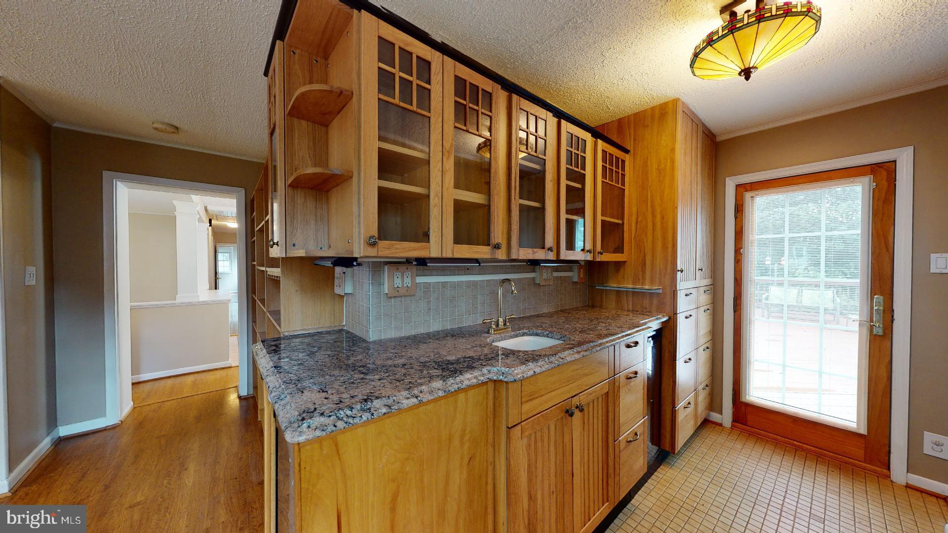6905 Ben Franklin Road Springfield, VA 22150 - Photo 3 of 64