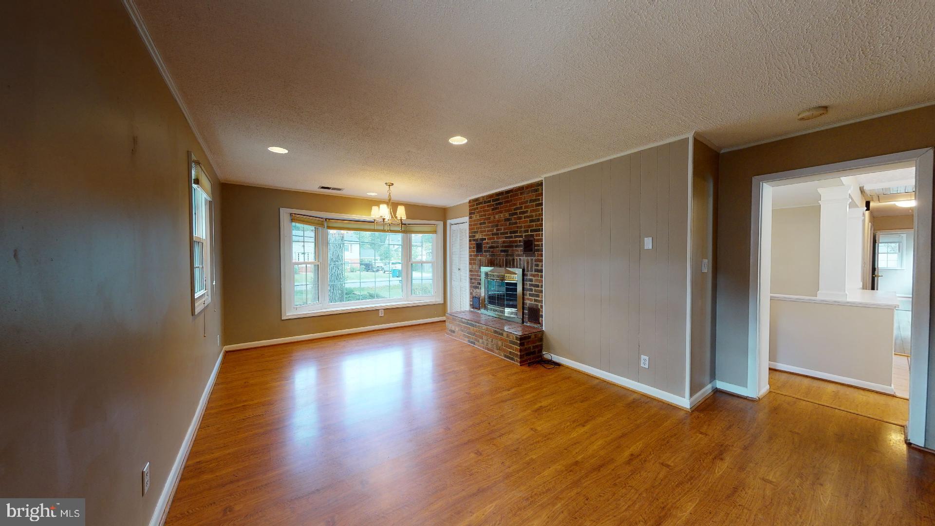 6905 Ben Franklin Road Springfield, VA 22150 - Photo 4 of 64