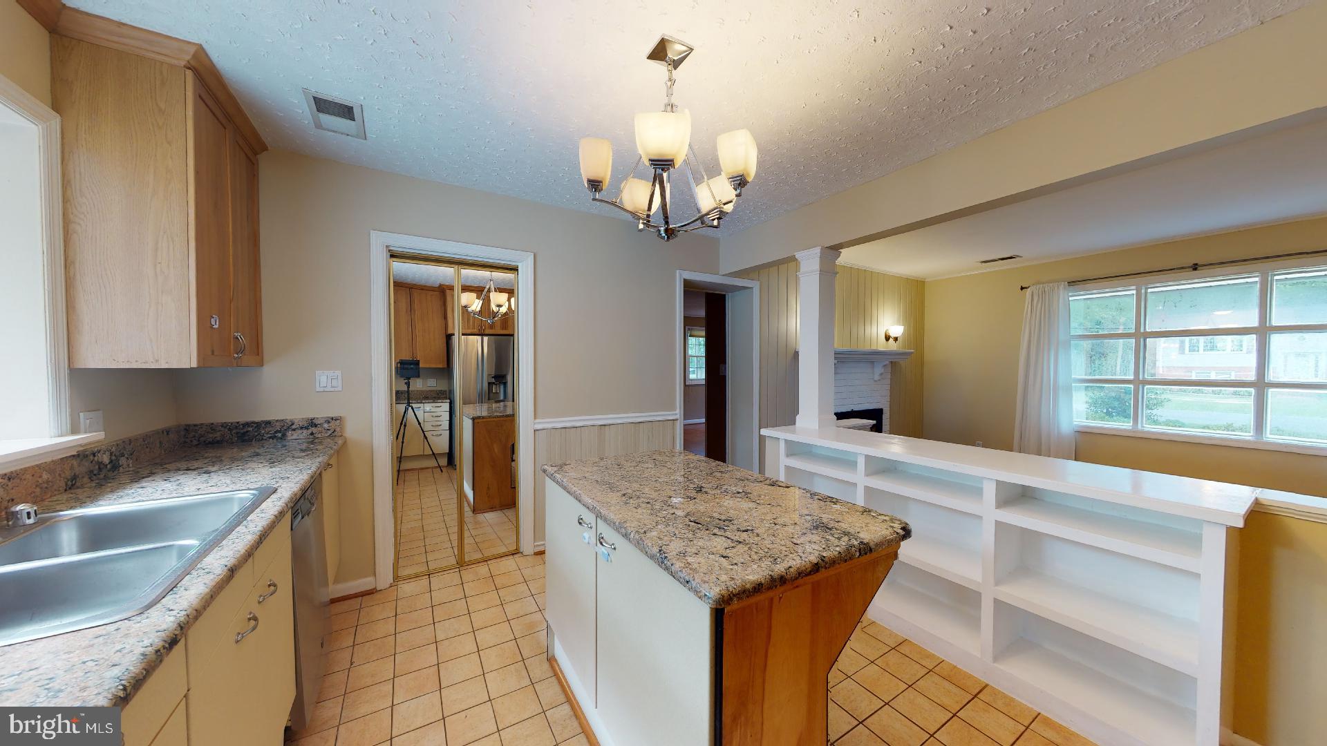 6905 Ben Franklin Road Springfield, VA 22150 - Photo 6 of 64