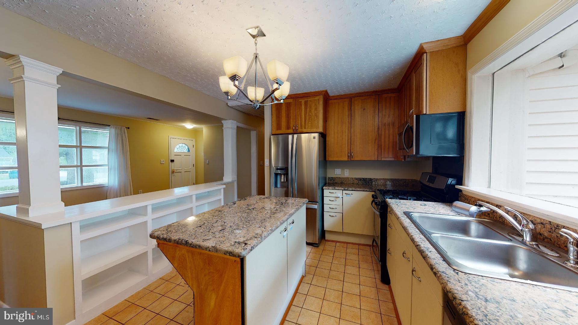 6905 Ben Franklin Road Springfield, VA 22150 - Photo 7 of 64