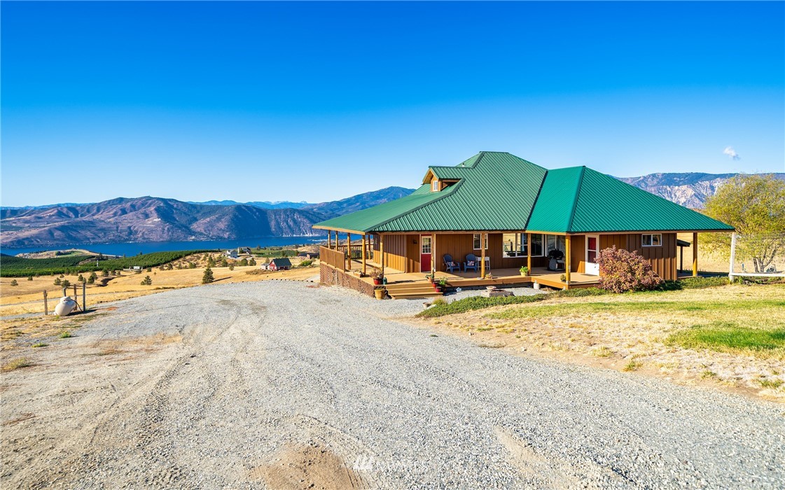 640 Chelan Trails Road Manson, WA 98831 - Photo 2 of 32 Gallery Image 2