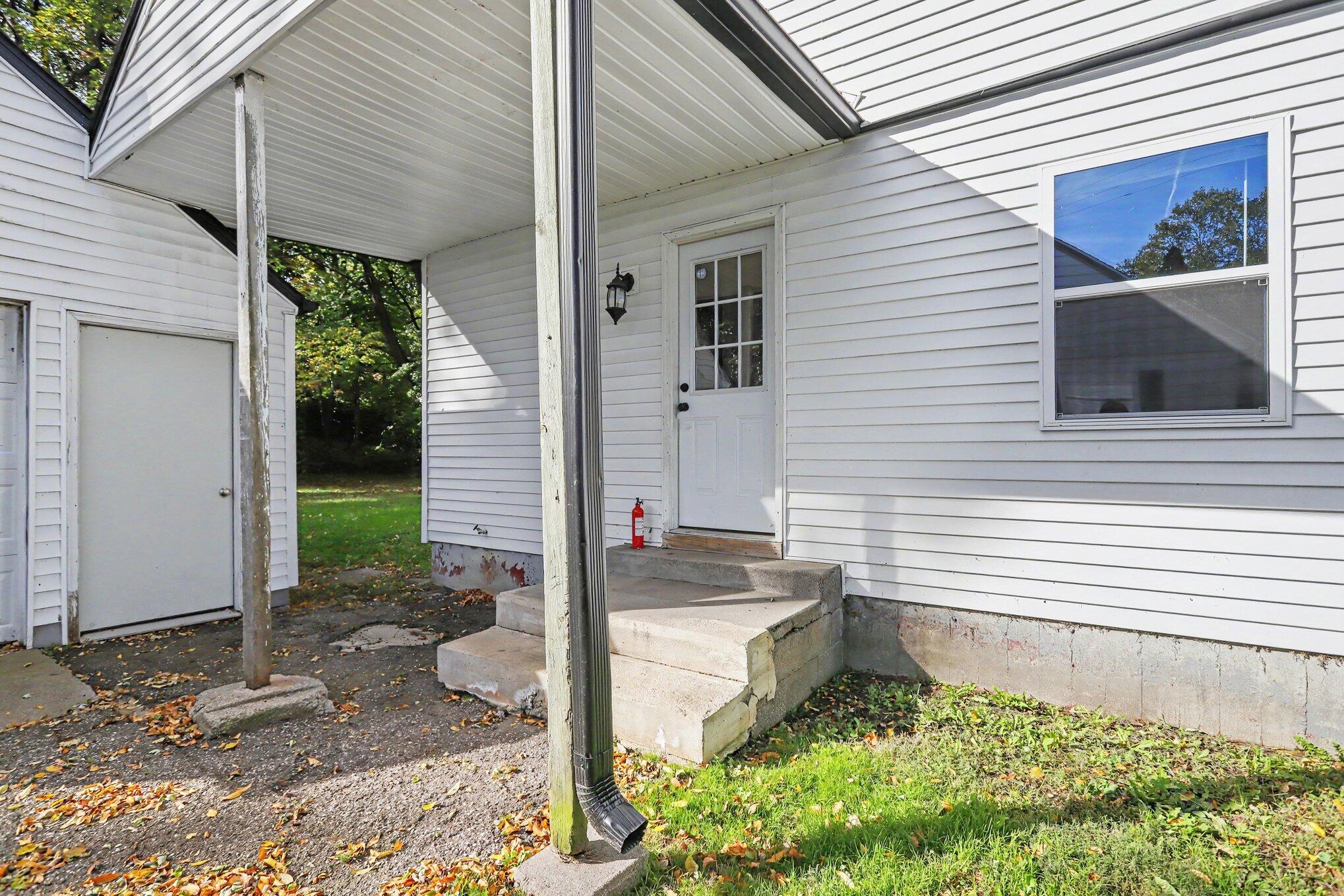 2136 Miller Road Kalamazoo, MI 49001 - Photo 16 of 20 016_file_3975