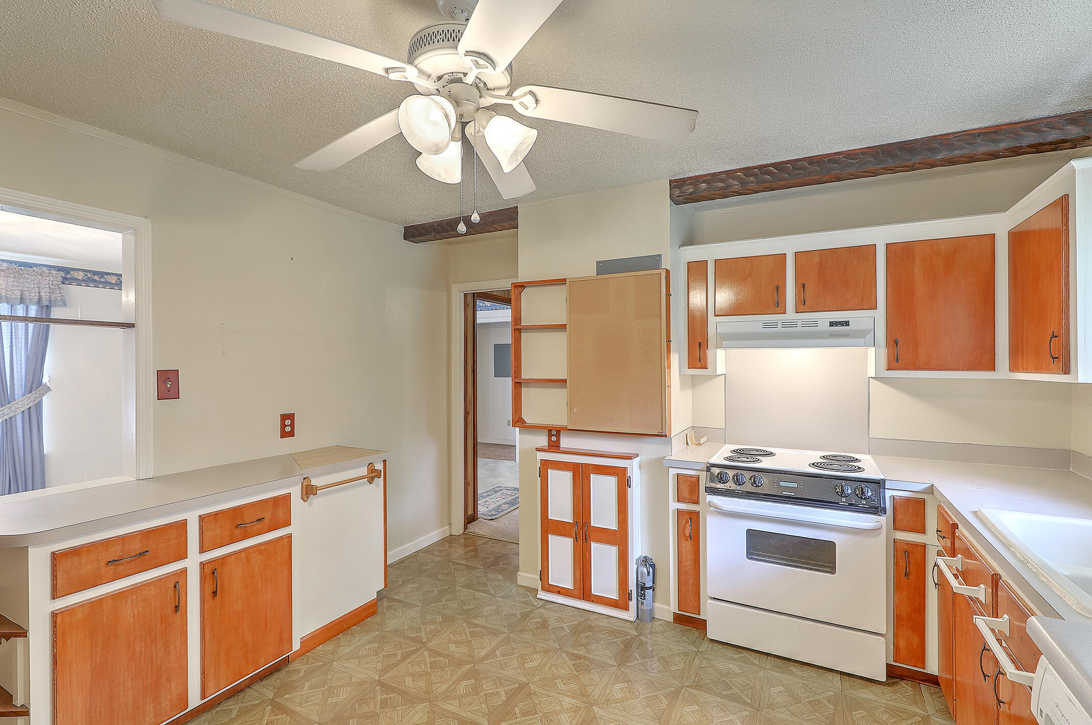 617 College Park Road Ladson, SC 29456 - Photo 11 of 28 Buffet Counter