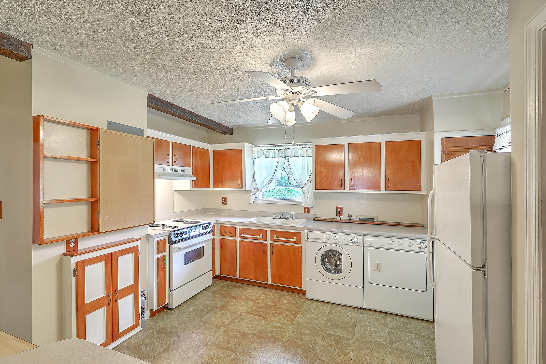 617 College Park Road Ladson, SC 29456 - Photo 12 of 28 Spice Rack