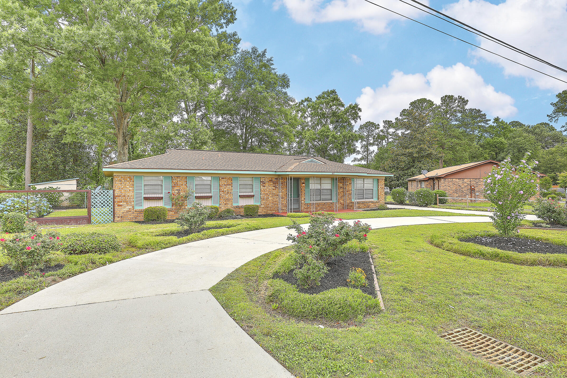 617 College Park Road Ladson, SC 29456 - Photo 22 of 28 Circle Driveway