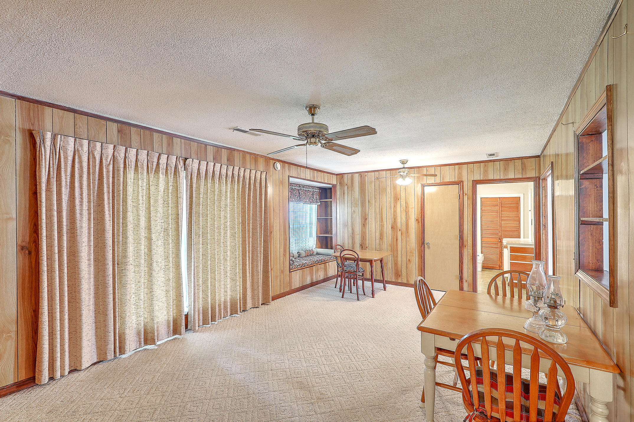 617 College Park Road Ladson, SC 29456 - Photo 7 of 28 Huge Family Room