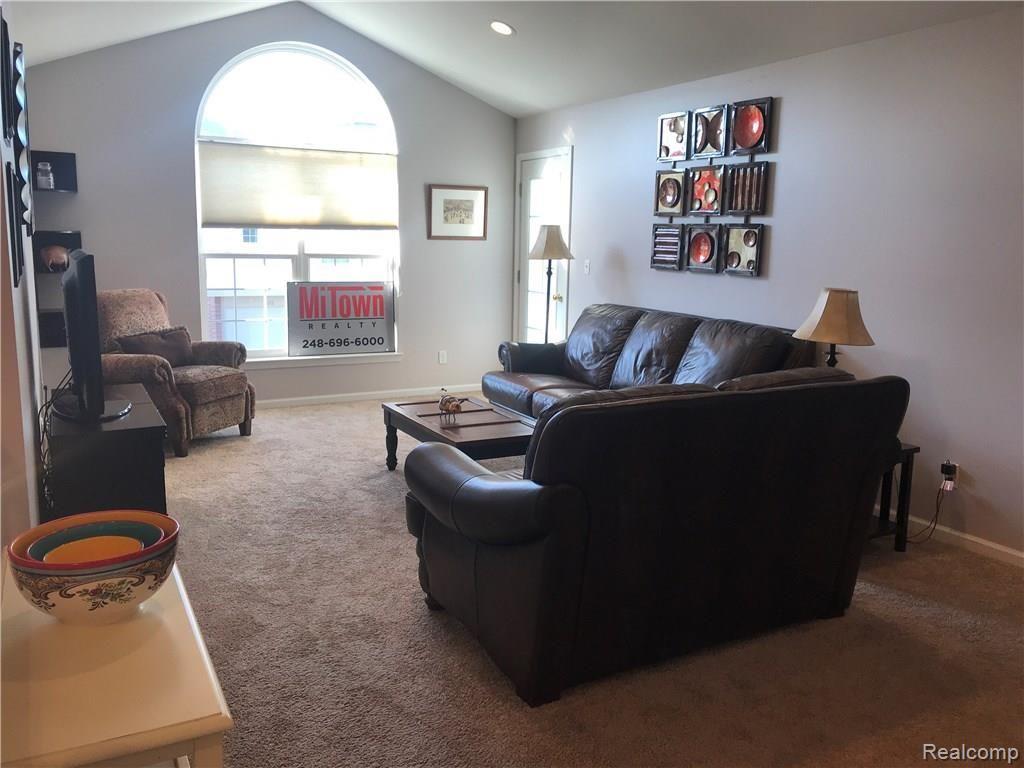 3389 Tremonte Circle Rochester, MI 48306 - Photo 6 of 14 C6065D9A-64C5-42C3-A936-8C37D25CE2C0.jpeg