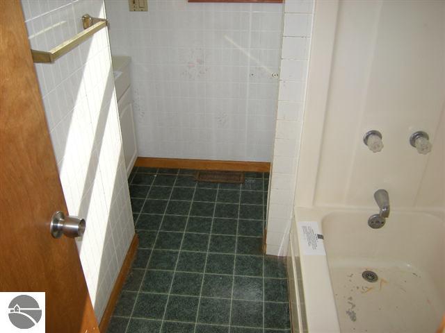 830 County Line Road East Kingsley, MI 49649 - Photo 11 of 11 1702075-10.JPG