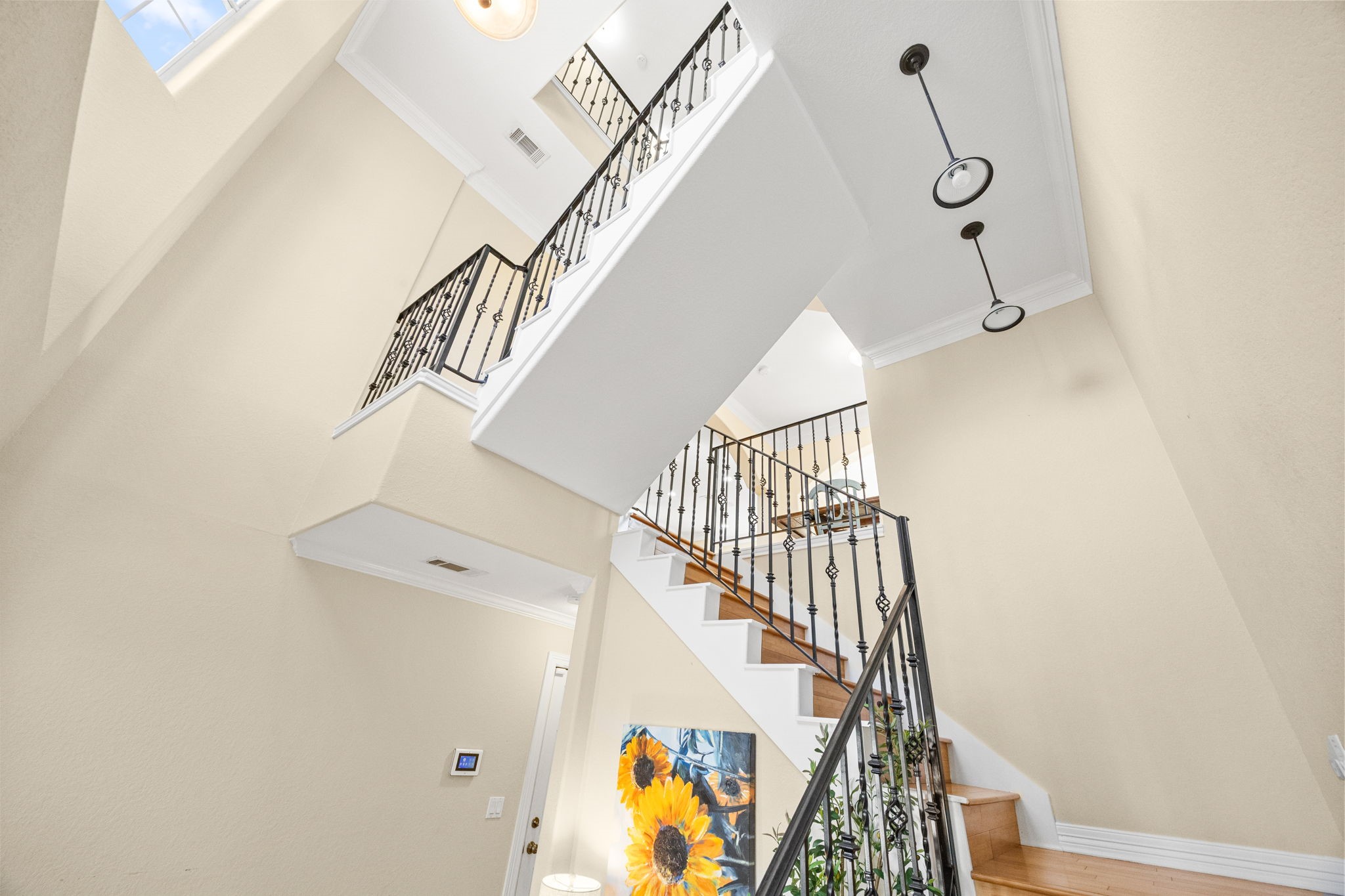 609 Gardner Street Houston, TX 77009 - Photo 5 of 32 a view of entryway with a front door