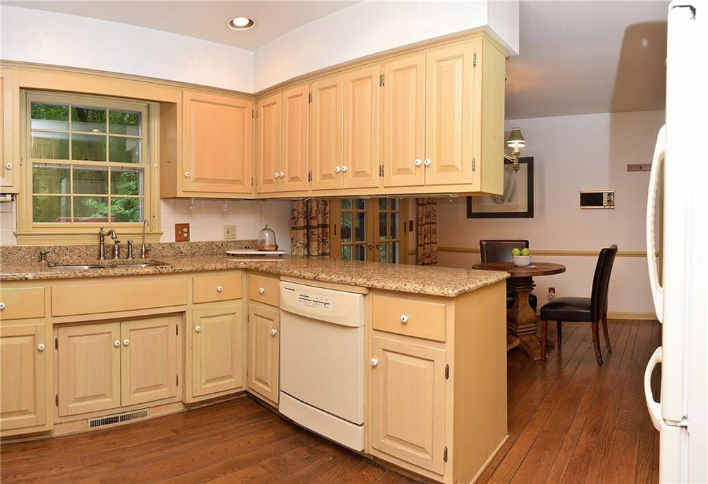 7949 Spring Mill Road Indianapolis, IN 46260 - Photo 18 of 36 Gallery Image 18