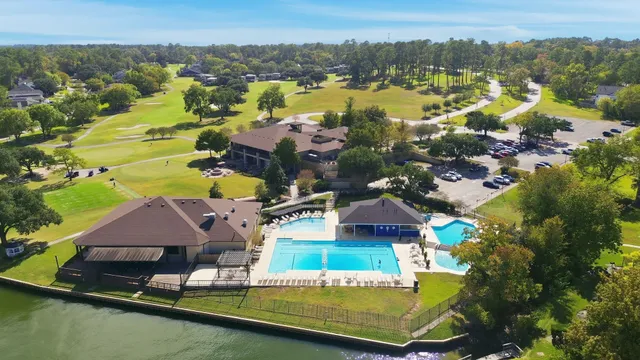 $299,900 | 24 Lakeview Village, Conroe, TX 77356