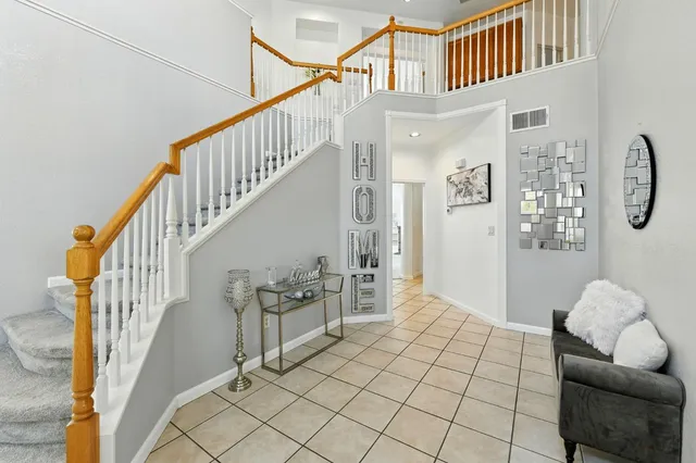 a view of entryway and workspace