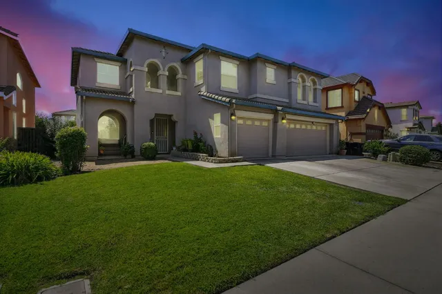 $780,000 | 9452 Lyndley Plaza Way, Elk Grove, CA 95624