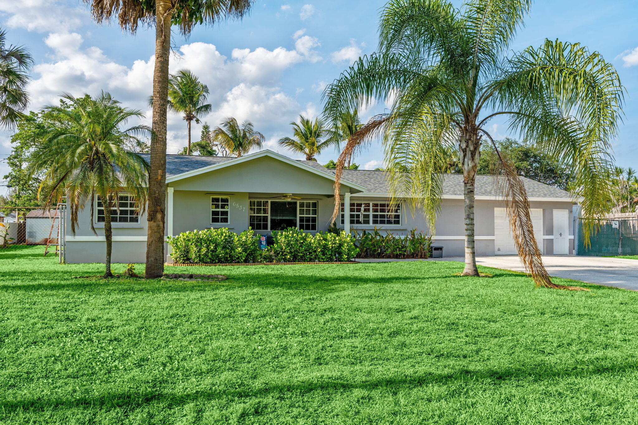 6537 Monmouth Road West Palm Beach, FL 33413 - Photo 1 of 34 1-web-or-mls-A7404296