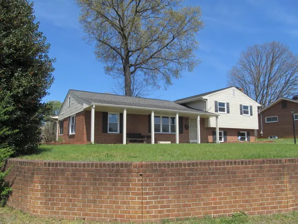 $335,000 | 3402 Crittendon Avenue Northwest, Roanoke, VA 24012