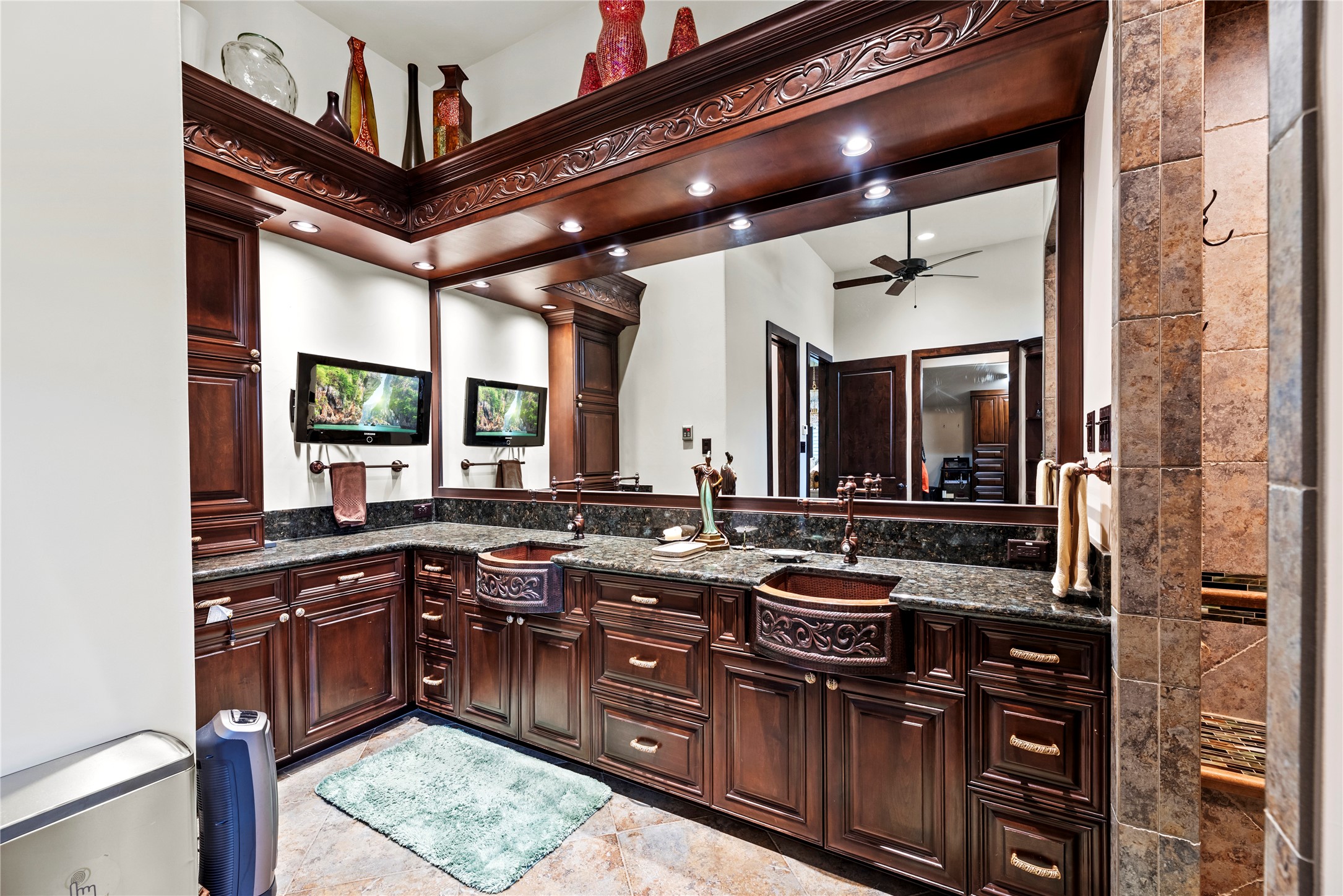 7715 Firethorne Creek Court Spring, TX 77389 - Photo 23 of 50 a kitchen with lots of counter space and a sink
