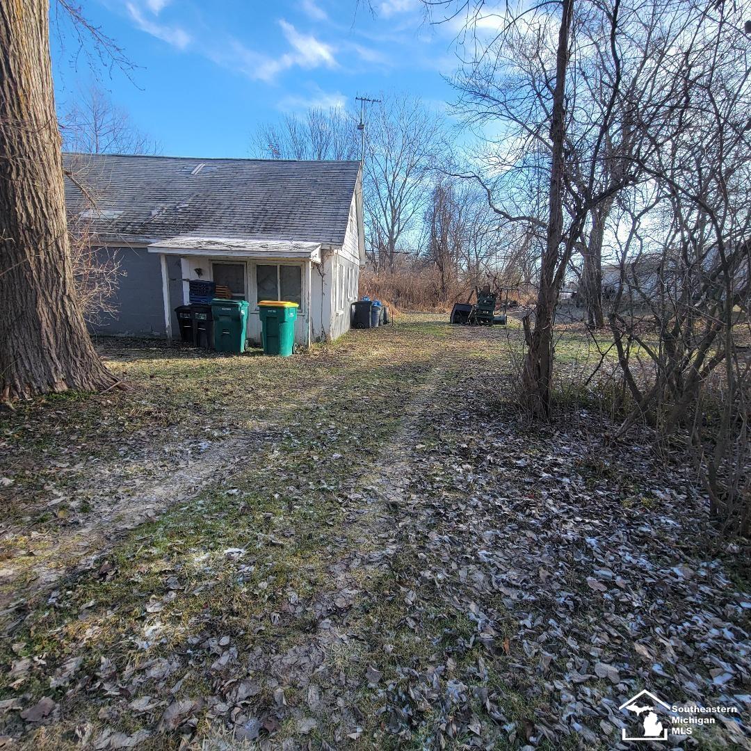 35331 Milleville Road Rockwood, MI 48173 - Photo 1 of 16