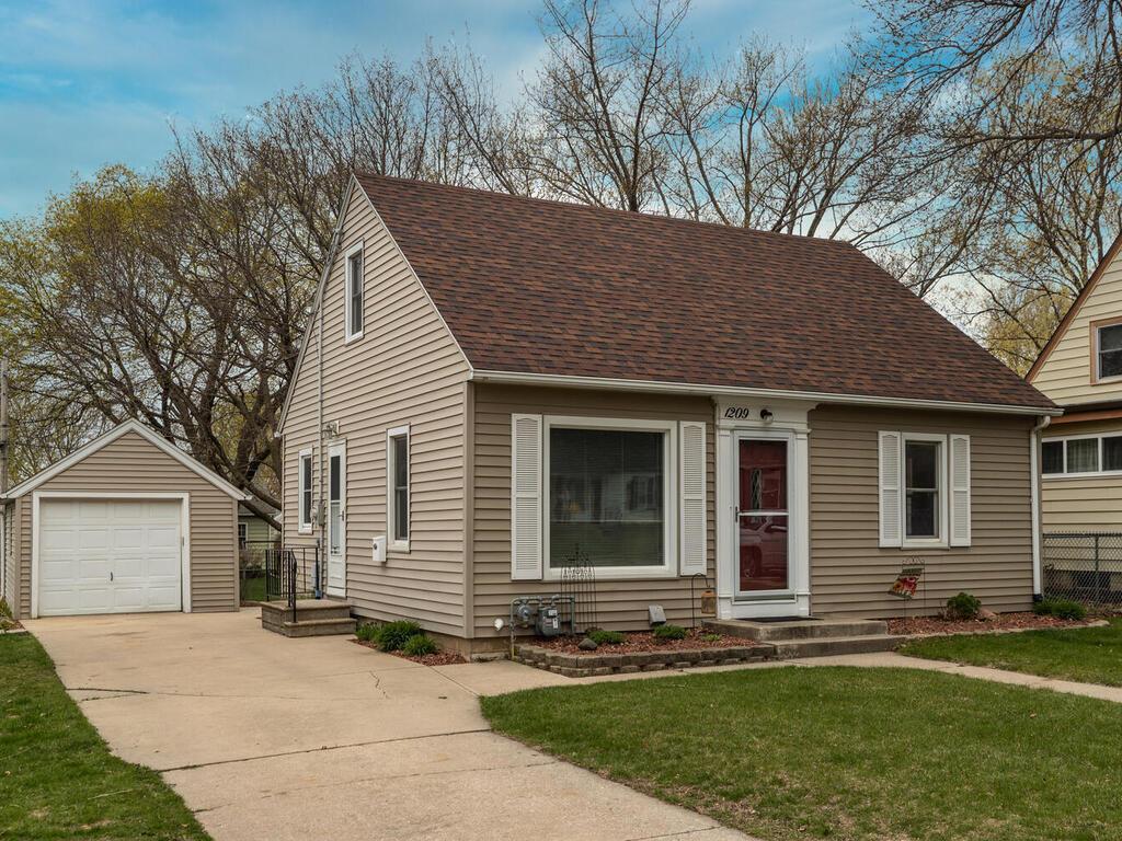 1209 12th Avenue Northeast Rochester, MN 55906 - Photo 1 of 1