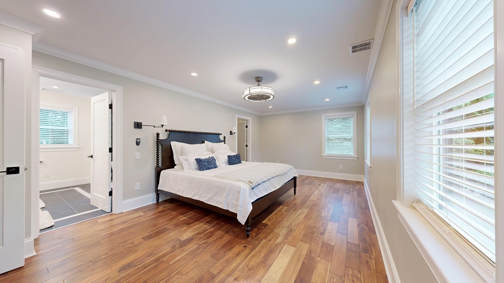 45 Clearwater Road Newton, MA 02462 - Photo 18 of 41