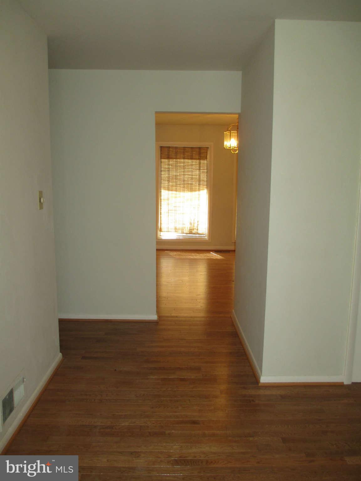 247 Springvale Road Great Falls, VA 22066 - Photo 11 of 28 Interior (General)